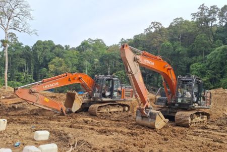 Penyergapan Tambang Ilegal di Kawasan Hutan Madina, Dansat Brimob Polda Sumut Ungkap 12 Ekskavator Diamankan