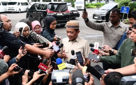 Presiden Prabowo Bentuk Satgas Transisi Energi, Targetkan 100 GW PLTS dalam 5 Tahun