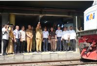 Bobby Nasution Lepas Peserta Mudik Gratis Kereta Api di Stasiun Medan