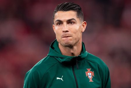 Cristiano Ronaldo Pakai Thobe Mirip Batik saat Ucapkan Idul Fitri 1447 H, Netizen Heboh!
