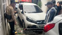 Rumah Warga di Demang Lebar Daun Palembang Dilempar Bom Molotov, Pelaku Terekam CCTV
