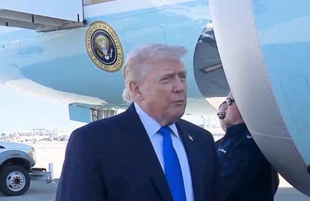Trump Isyaratkan Kendali Bersama Selat Hormuz Antara AS dan Iran Meski Sedang Berperang