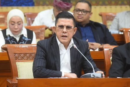 Pengalihan Tahanan Gus Yaqut Tuai Kritik: KPK Dituding Longgarkan Standar Hukum Korupsi