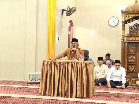 Nostalgia dan Kebersamaan, Bupati Pasbar Yulianto Safari Ramadan di Masjid Al Falah Jambak