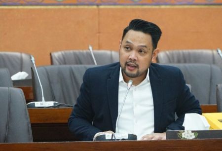 Dirut Agrinas Mangkir dari RDP, Kebijakan Impor 105 Ribu Pikap dari India Disorot Tajam