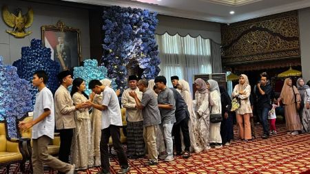 Herman Deru Gelar Open House di Griya Agung, Ribuan Warga Sumsel Padati Rumah Dinas Gubernur