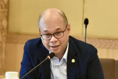 WFH Jumat Dikritik, DPR Ingatkan Potensi Long Weekend Terselubung dan Penurunan Kinerja
