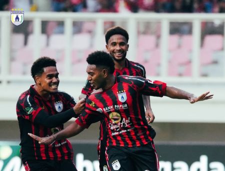 Persipura Jayapura Libas Deltras Sidoarjo Tiga Gol Tanpa Balas
