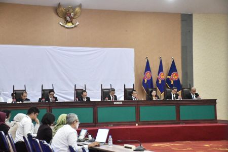 Putusan KPPU: 97 Pelaku Usaha Terbukti Melakukan Kesepakatan Penetapan Suku Bunga Pinjaman Daring