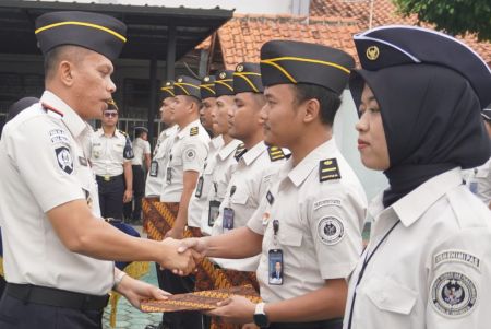 Rutan Pemalang Laksanakan Penyematan Tanda Kenaikan Pangkat bagi 7 Pegawai