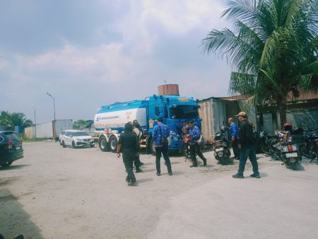 Modus Bengkel Mobil, Tim Gabungan Grebek Gudang BBM Ilegal di Marelan