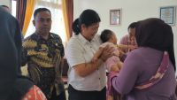 Bayi yang Ditemukan di Aek Loba Diserahkan ke Keluarga