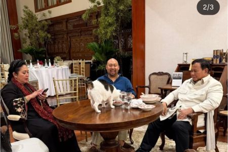 Jelang Idul Fitri, Prabowo Abadikan Momen Bareng Didit dan Titiek Soeharto