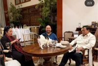 Jelang Idul Fitri, Prabowo Abadikan Momen Bareng Didit dan Titiek Soeharto