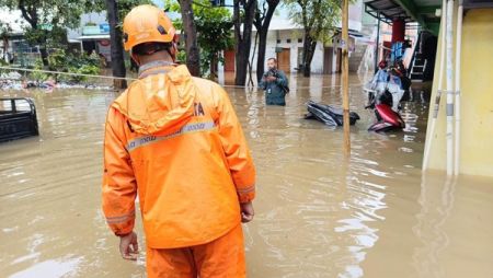Hujan Ekstrem Guyur Jakarta, 147 RT Terendam Banjir: 1.200 Pompa Air Dikerahkan