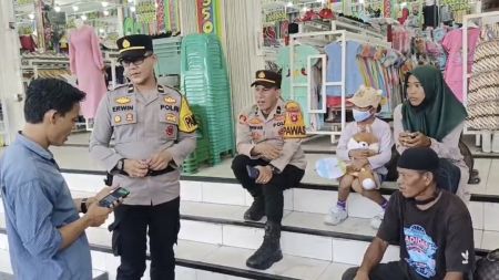 Kisah Haru Keluarga Jalan Kaki 3 Bulan dari Semarang ke Muba, Dievakuasi Polres OKU