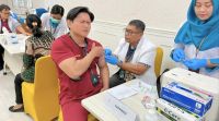 Tekan Kasus Campak, 160 Nakes RS Adam Malik Medan Disuntik Vaksin MR
