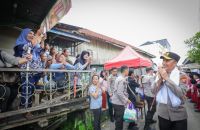 Kapolda Sumsel Serahkan Kunci Bedah Rumah Korban Kebakaran di 13 Ulu Palembang