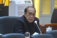 Konflik Timur Tengah Picu Kelangkaan Bahan Baku, DPR Desak Pemerintah Cegah Badai PHK