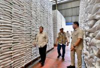 Sidak Gudang Bulog Danurejo, Prabowo Pastikan Cadangan Pangan Nasional Aman