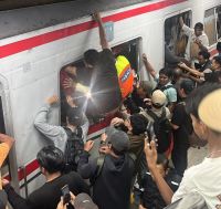 KAI Investigasi Kecelakaan Argo Bromo Anggrek Tabrak KRL di Bekasi Timur, Tim SAR Evakuasi Korban