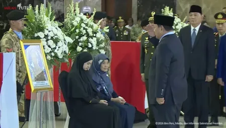 Momen Haru, Prabowo Beri Penghormatan Terakhir untuk 3 Prajurit TNI Gugur di Lebanon