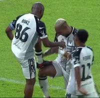 Gol Dramatis Boaz Solossa Bungkam Persiba Balikpapan, Persipura Jayapura Amankan Poin Penuh