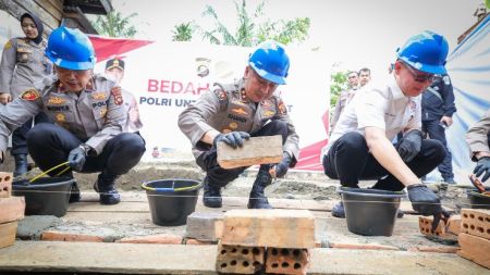 Sambut Hari Bhayangkara, Polda Sumsel Bedah 37 Rumah Warga Secara Serentak