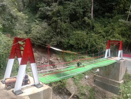 Pembangunan Jembatan Gantung Penghubung Antar Desa Selesai, Akses Masyarakat Kembali Normal