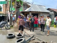 Kesal Jalan Rusak Bertahun-tahun, Warga Salapian Blokir Jalur Binjai–Bukit Lawang