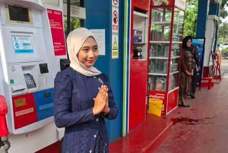 Peringati Hari Kartini, SPBU COCO Medan Tampil Anggun dengan Kebaya dan Batik