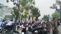May Day di Medan Berlangsung Tertib, Buruh Suarakan Penghapusan Outsourcing di Balik Gerbang Kantor Gubernur