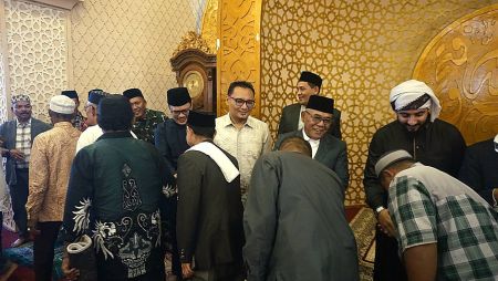 Salat Iduladha di Masjid Agung Baitul Ilmi, Bupati Yulianto Ajak Warga Perkuat Kepedulian Sosial