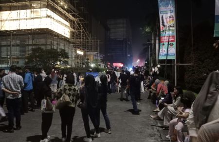Mall Palembang Dipenuhi Kepulan Asap, Ribuan Pengunjung Berhamburan Keluar