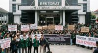 Ratusan Mahasiswa UPN Veteran Yogyakarta Geruduk Rektorat, Desak Kampus Tuntaskan Kasus Dugaan Kekerasan Seksual Dosen