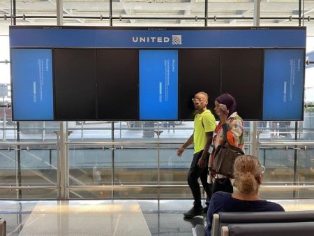 Bluetooth Penumpang Diberi Kata 'Bomb', Pesawat United Airlines Terpaksa Putar Balik