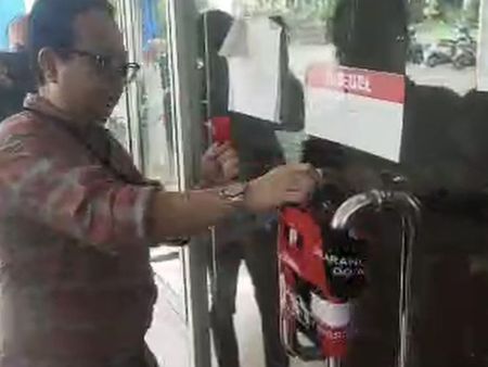KPK Gelar OTT di Muara Enim, Ruang Kerja Bupati hingga Kantor Dinas Pendidikan Disegel