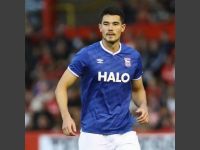 Resmi, Ipswich Town Pertahankan Elkan Baggott untuk Musim 2026/27