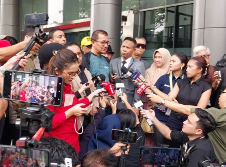 Oegroseno Minta Roy Suryo dan Dokter Tifa Tidak Ditahan Usai Kasus P21