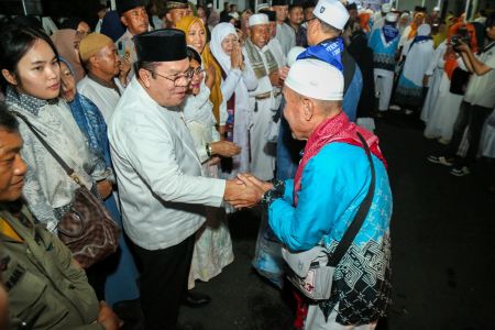 Sambut Jamaah Haji Pematangsiantar, Wali Kota Wesly Silalahi Ajak Tebarkan Nilai Kebaikan di Tengah Masyarakat
