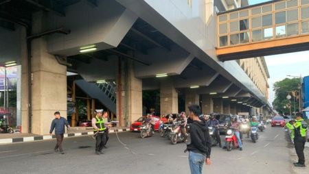 Dua Orang Meninggal Saat Kecelakaan Beruntun di Bawah LRT Cinde Palembang
