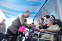 Polda Sumsel Salurkan 1.500 Paket Sembako di Lapangan Wira Bhakti Pakri Palembang