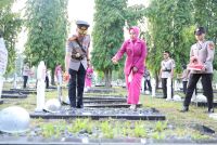 Polda Sumsel Tabur Bunga di TMP Ksetra Siguntang Jelang Hari Bhayangkara