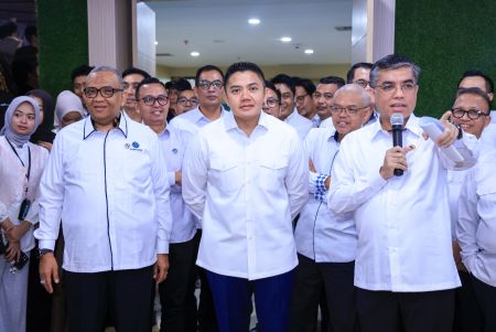 Tekan Angka Pengangguran Intelektual, Menaker dan Seskab Tambah Kuota MagangHub Angkatan II Jadi 150 Ribu Peserta