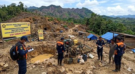 Ditjen Gakkum ESDM Bongkar Tambang Emas Ilegal di Gunung Botak Maluku