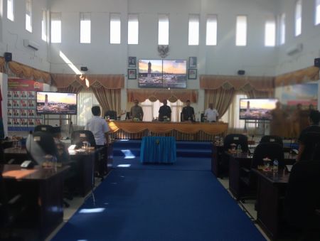 Ketua DPRD Tegur Masinton Pasaribu Saat Beri Sambutan Dalam Rapat Paripurna Penyampaian Keputusan LKPJ 2025