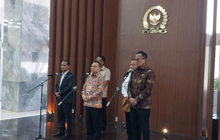 Usai Bertemu Dasco, Bahlil Pastikan Ekspor SDA dan Hilirisasi Berjalan Normal