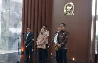 Usai Bertemu Dasco, Bahlil Pastikan Ekspor SDA dan Hilirisasi Berjalan Normal