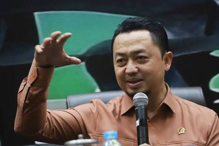 Komisi I: Kampanye LGBTQ di Media Sosial Perlu Diwaspadai demi Ketahanan Nasional