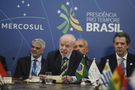 Kecam Rencana Tarif Selat Hormuz, Presiden Brasil: Trump Lakukan Pembajakan!
